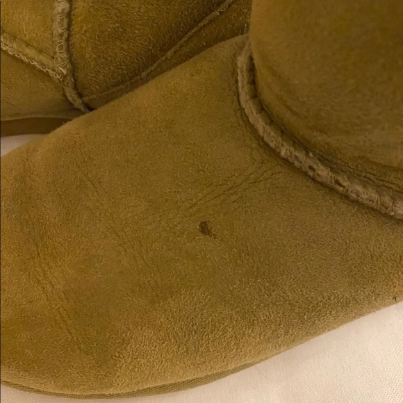 Uggs size 8 - Picture 5 of 6